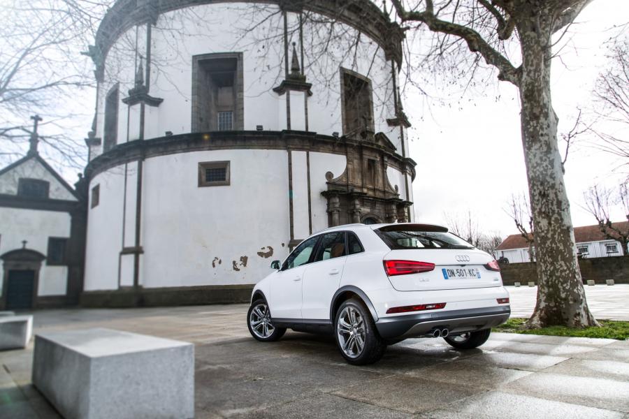  Audi Q3 2.0 TDI Quattro (8U) 2015 года  (WW) (фото 21 из 30)